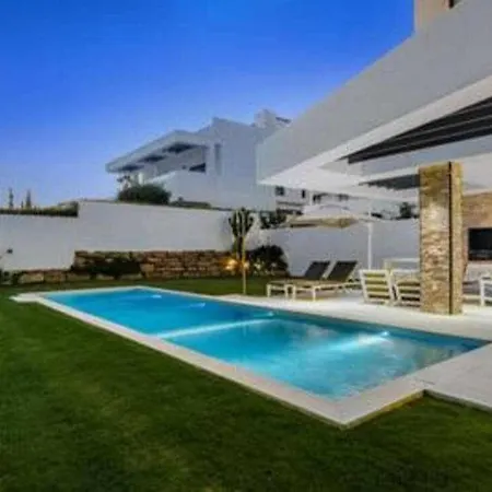 Piscina Privada A Unos Minutos De La Playa