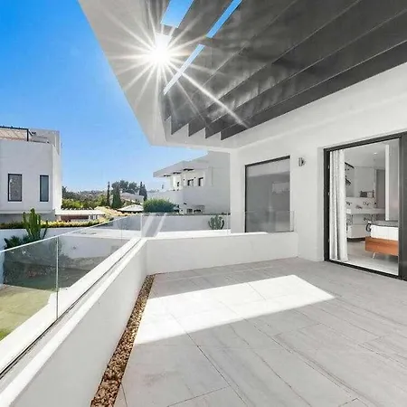 Villa Piscina Privada A Unos Minutos De La Playa Marbella