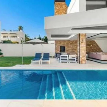 Villa Piscina Privada A Unos Minutos De La Playa Marbella