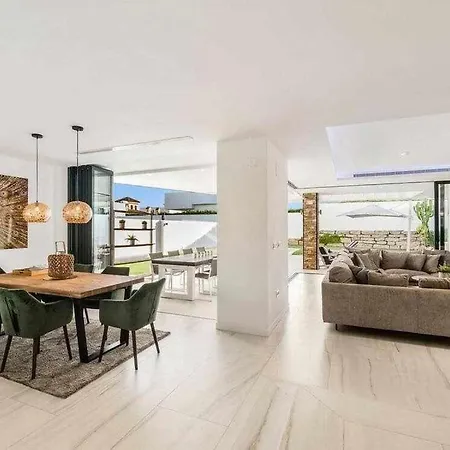 Piscina Privada A Unos Minutos De La Playa Villa Marbella