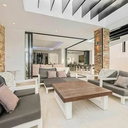 Villa Piscina Privada A Unos Minutos De La Playa Marbella