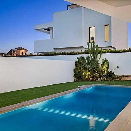 Villa Piscina Privada A Unos Minutos De La Playa